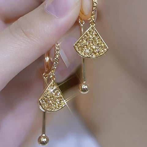 Boucle d'oreille demi lune doré - Shayning™ 🟣✨