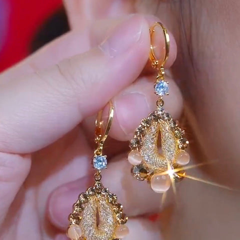 Unique Sparkling Diamond Temperament Exquisite Water Drop Earrings for Women