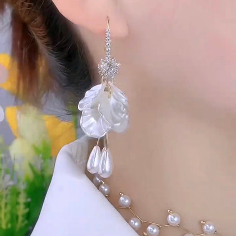 Unique Design Elegant Diamond Pearl Flower Tassel Long Earrings