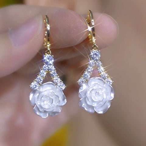Super Sparkling Diamond-Encrusted Camellia Fashionable Flower Earrings