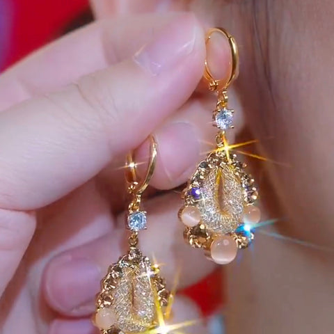 Unique Sparkling Diamond Temperament Exquisite Water Drop Earrings for Women