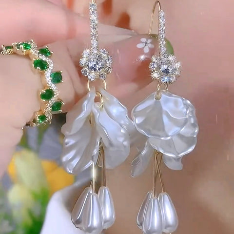 Unique Design Elegant Diamond Pearl Flower Tassel Long Earrings
