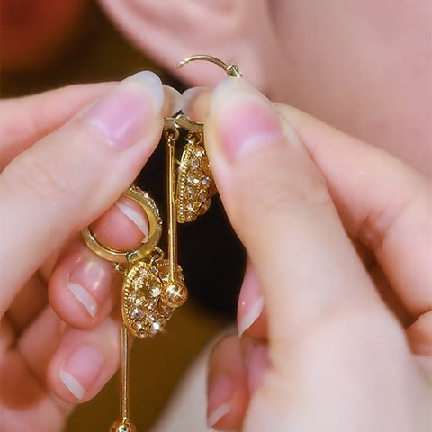 Design Full Diamond Sweet Golden Heart Tassel Earrings for Women