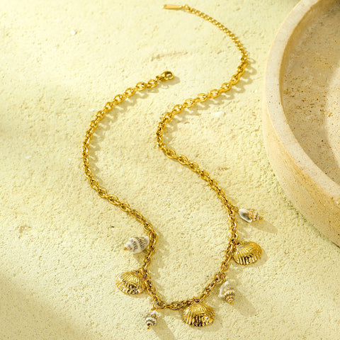Collier coquillage en acier titane style océan pour femme