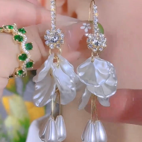 Unique Design Elegant Diamond Pearl Flower Tassel Long Earrings