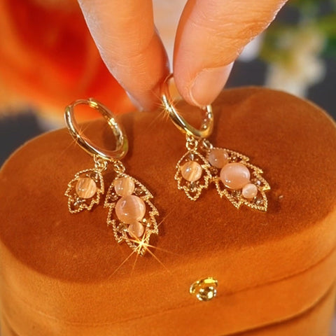 Fashionable Autumn and Winter Earrings Cat's Eye Leaf Earrings for Women