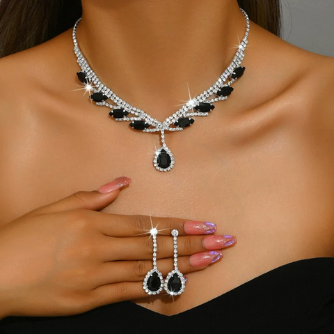 Coffret cadeau de luxe pour femme avec collier, boucles d'oreilles et diamants