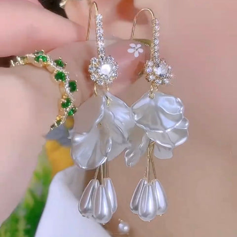 Unique Design Elegant Diamond Pearl Flower Tassel Long Earrings