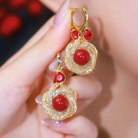 Boucles d'oreilles en maille de perles rouges et fleurs