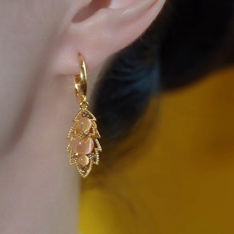 Fashionable Autumn and Winter Earrings Cat's Eye Leaf Earrings for Women
