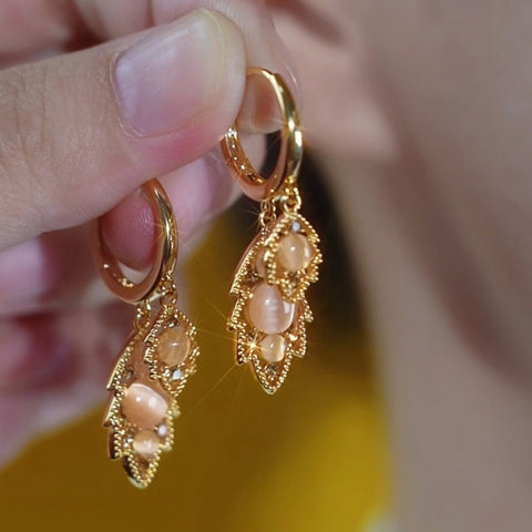 Fashionable Autumn and Winter Earrings Cat's Eye Leaf Earrings for Women