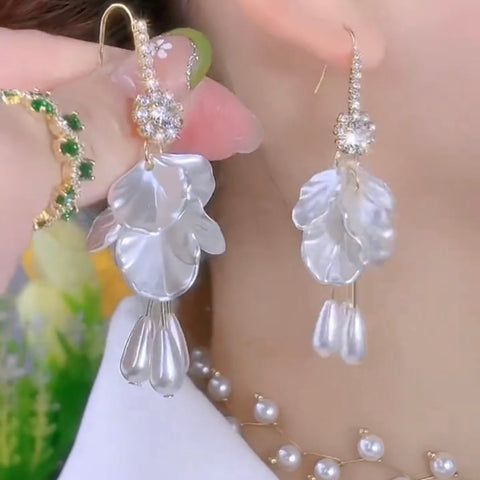 Unique Design Elegant Diamond Pearl Flower Tassel Long Earrings