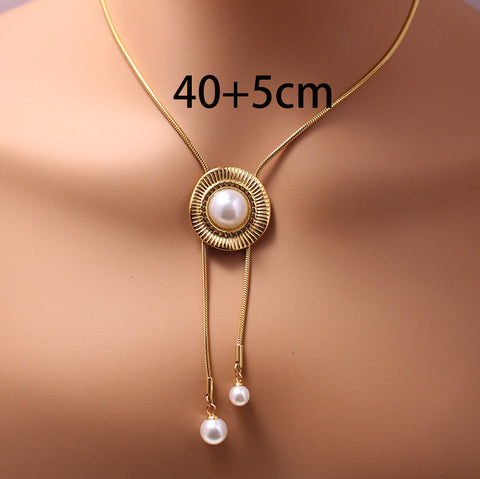Collier à perles superposées en acier titane et imitation perle pour femme