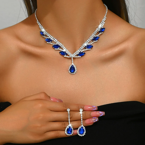 Coffret cadeau de luxe pour femme avec collier, boucles d'oreilles et diamants