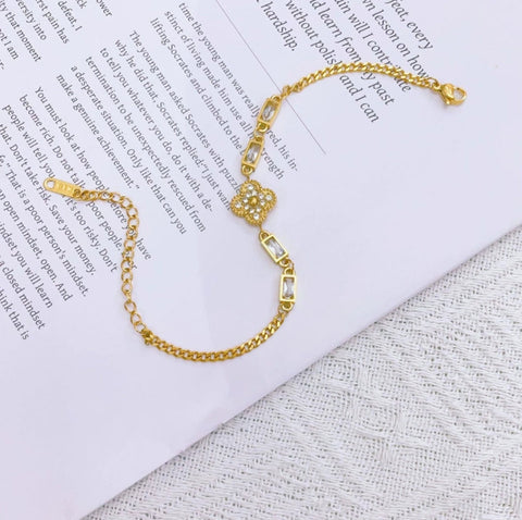 Simple Four-leaf Flower Zircon Women's Bracelet