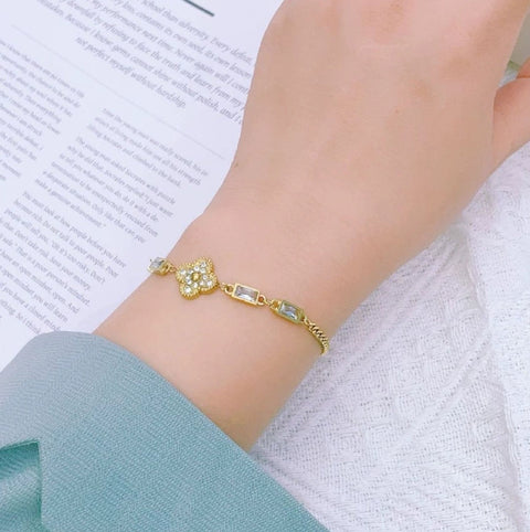 Simple Four-leaf Flower Zircon Women's Bracelet
