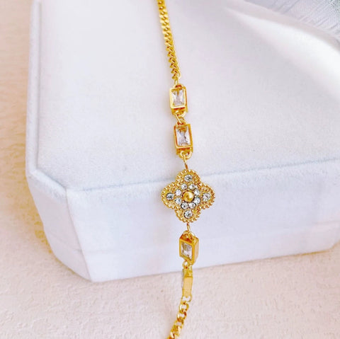 Simple Four-leaf Flower Zircon Women's Bracelet