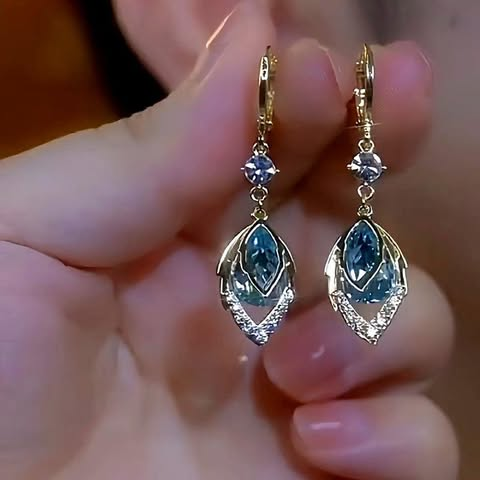 Boucles d'oreilles goutte en pierre précieuse bleue plaquées or