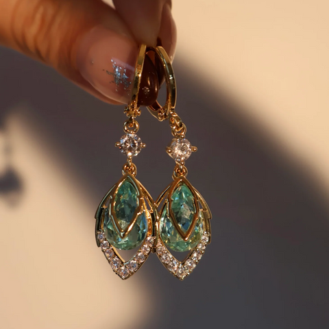 Boucles d'oreilles goutte en pierre précieuse bleue plaquées or